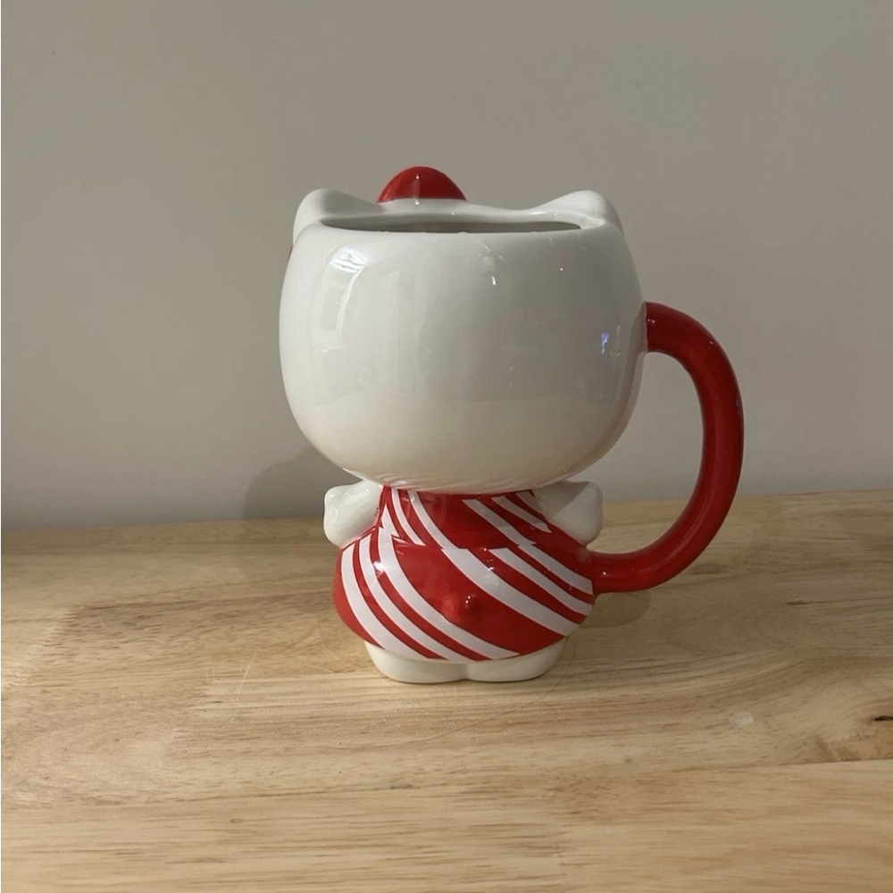 *NEW* Christmas Hello Kitty Red Candy Cane Coffee Mug By Sanrio Gift Collectable - Picture 3 of 4
